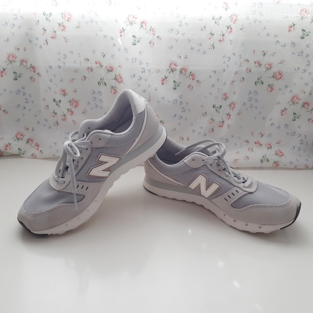 New Balance Light Grey Running / Casual Shoes